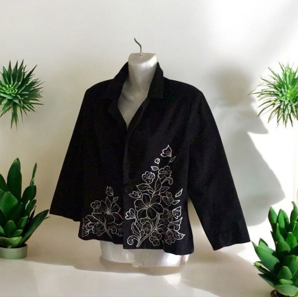 John Paul Richards jacket black & white size 8 white flower detail Fall …